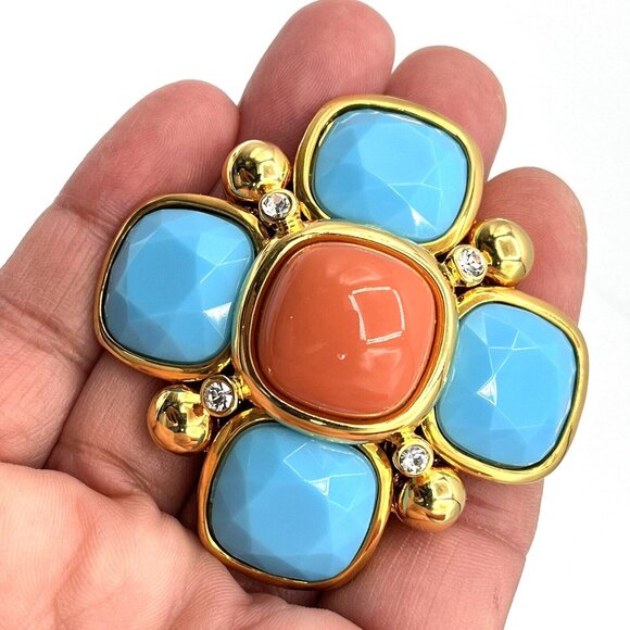 JOAN RIVERS Maltese Brooch Faux Turquoise & Coral Cabochon Brooch 2.25" - Picture 6 of 9